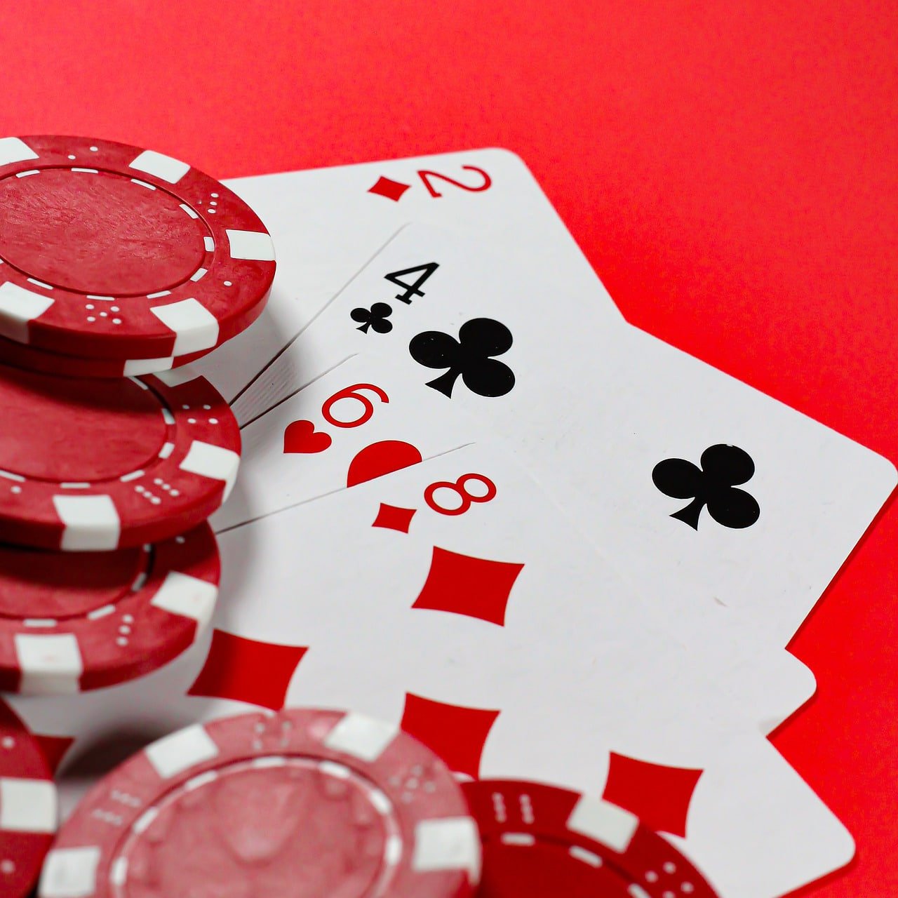 5484 app হোমপেজে মোবাইল ব্যবহার দৃশ্য